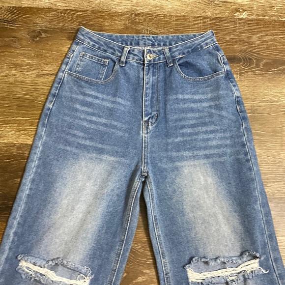 SHEIN hi-waisted wide legged jeans - Picture 4 of 10
